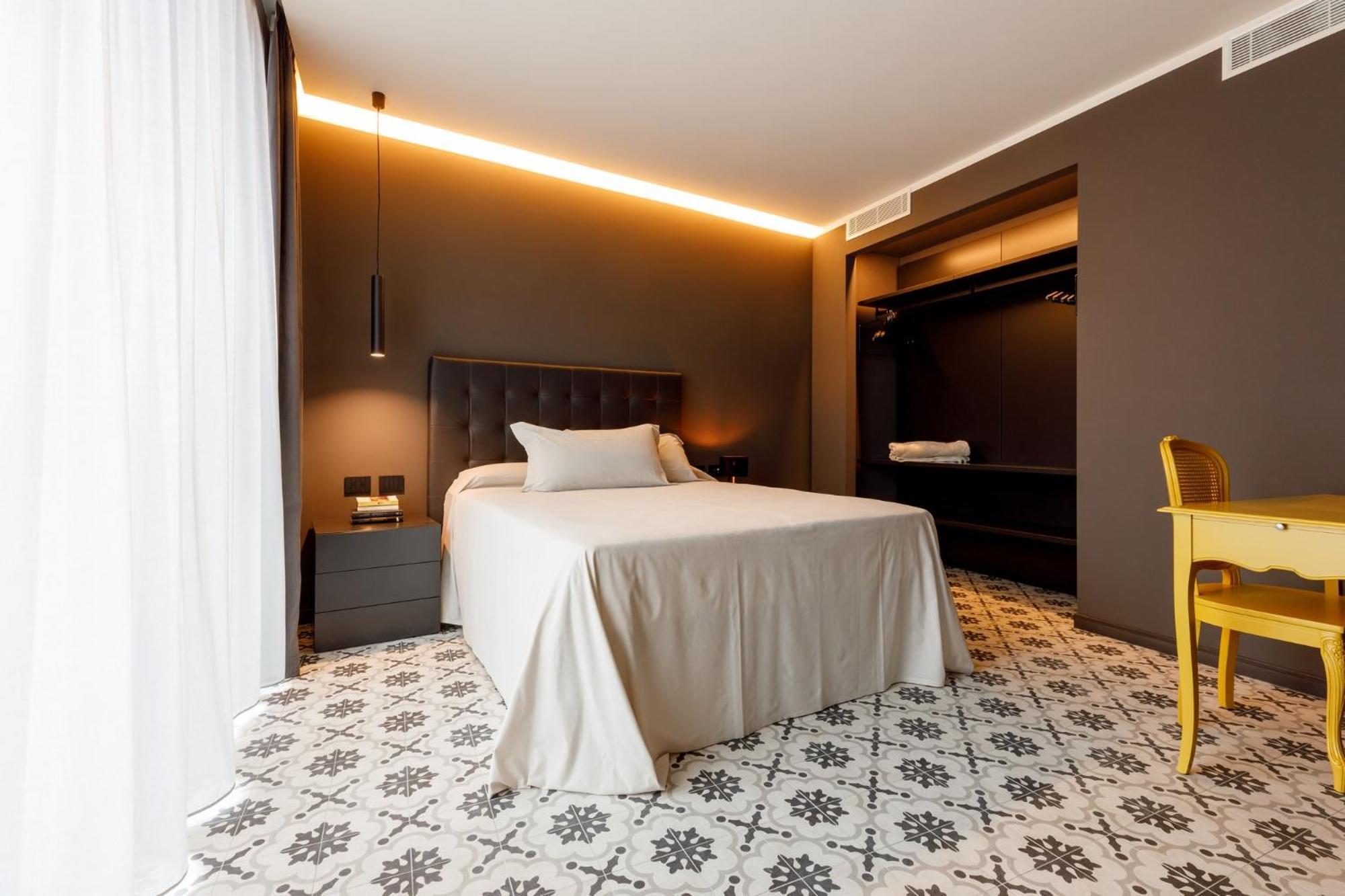 Deville & Spa Costermano Rum bild